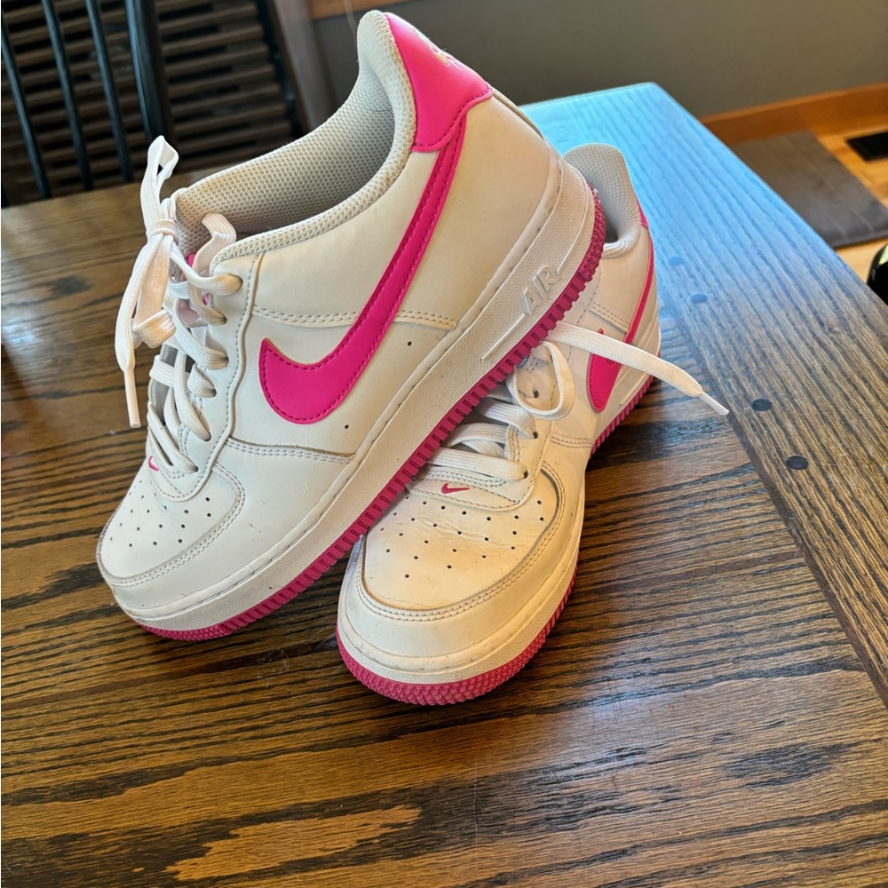 Girls Nike Air Force 1’s Sz 7 Hot Pink